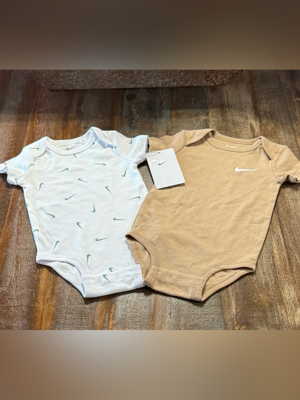 Nike Baby Essentals Set of 2 Size 9M Onesies NWT/NWOT
